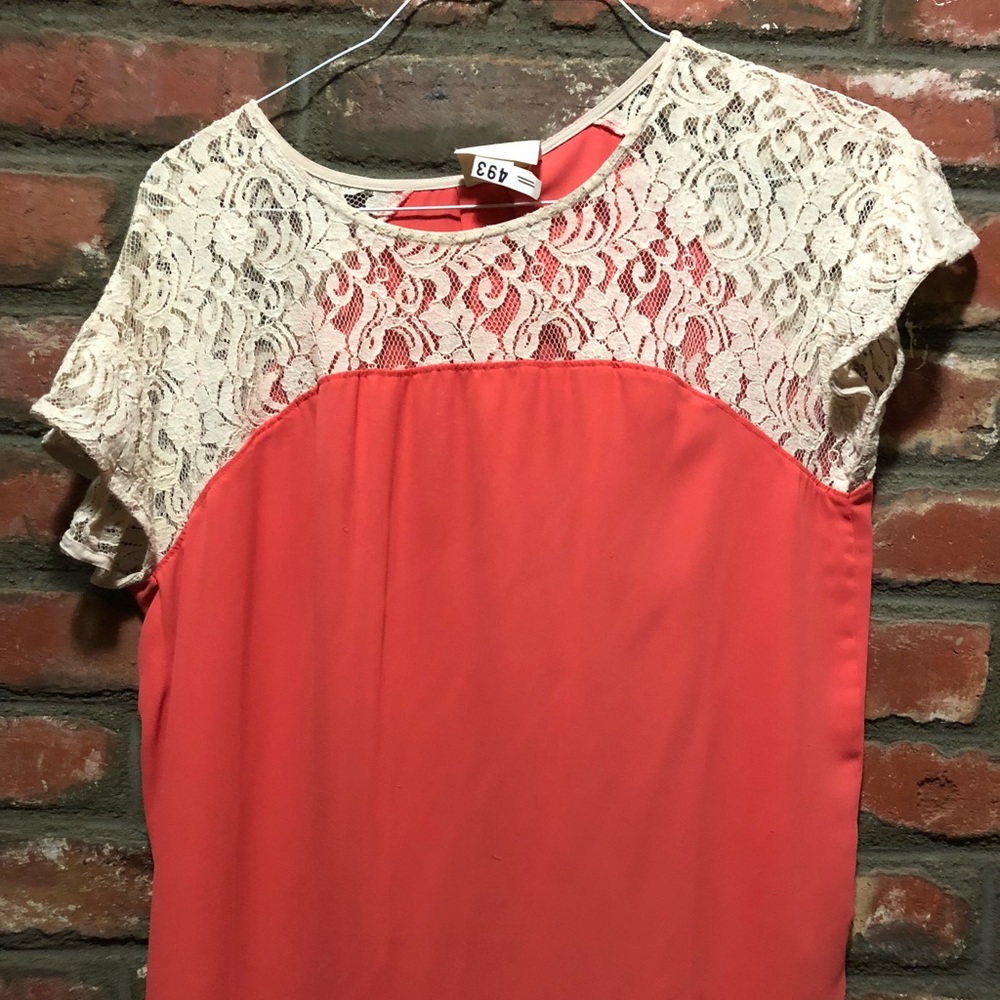 Anthropologie flowy top w short lace sleeves